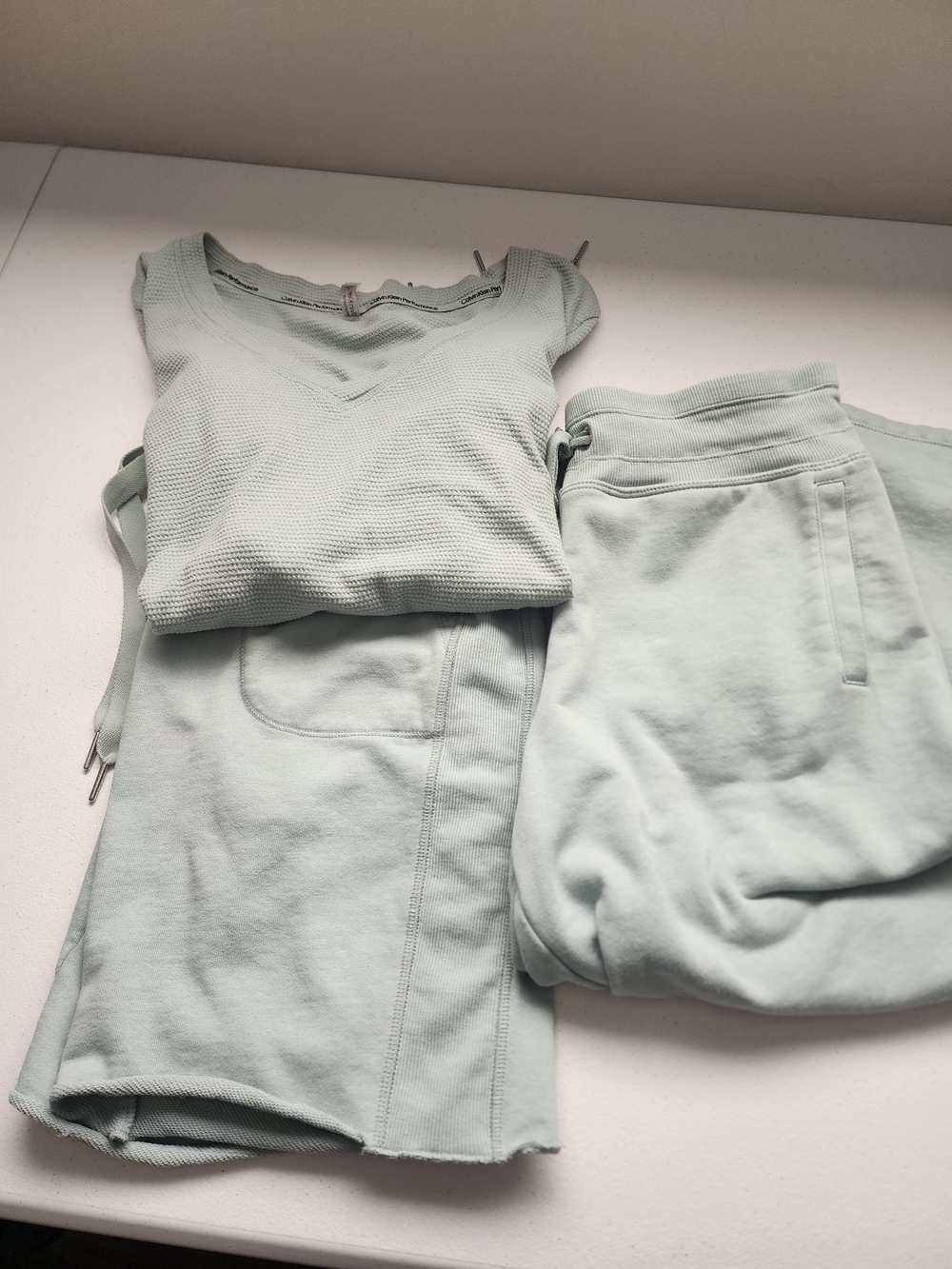 Womens Calvin Klein Performance Shirt (XL) Shorts (L) and Cropped Pants (L)